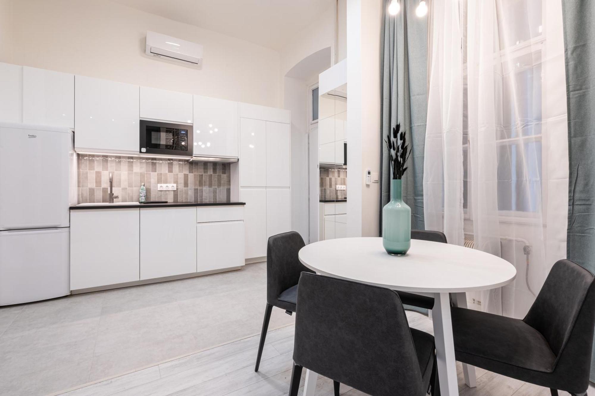 Kl31 - Best Location - Elegant Historic Residence By Bqa Budapest Ngoại thất bức ảnh